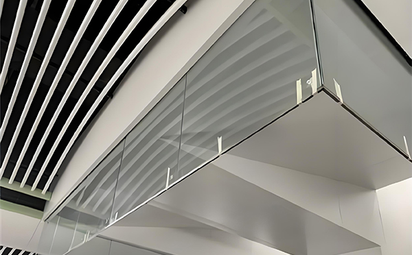 宁陕玻璃挡烟垂壁