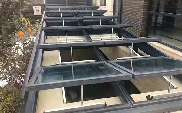 某轨道交通车辆维修车间宁陕排烟窗应用