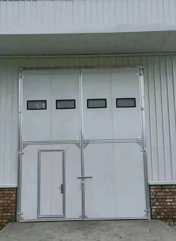 宁陕工业门在设备装配车间出入口的实施记录